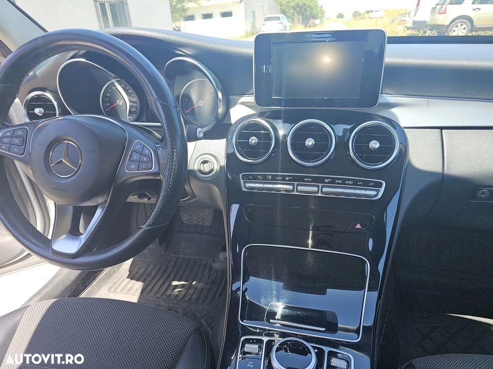 Mercedes-Benz C - 23