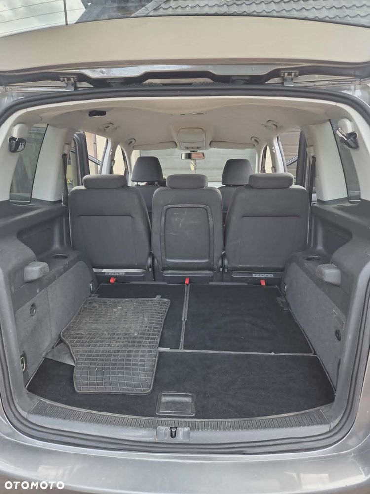 Volkswagen Touran 2.0 TDI DPF Highline - 5