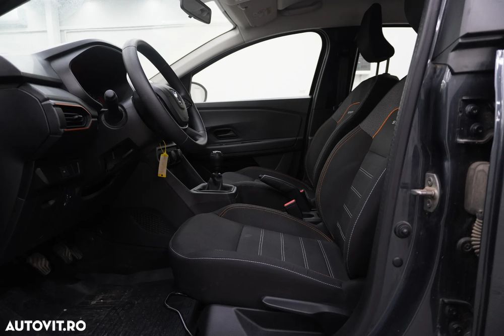 Dacia Sandero TCe 90 Essential - 11