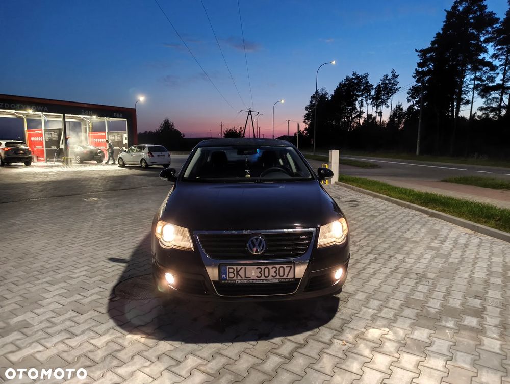 Volkswagen Passat 2.0 TDI DPF BlueMot Comfortline - 2
