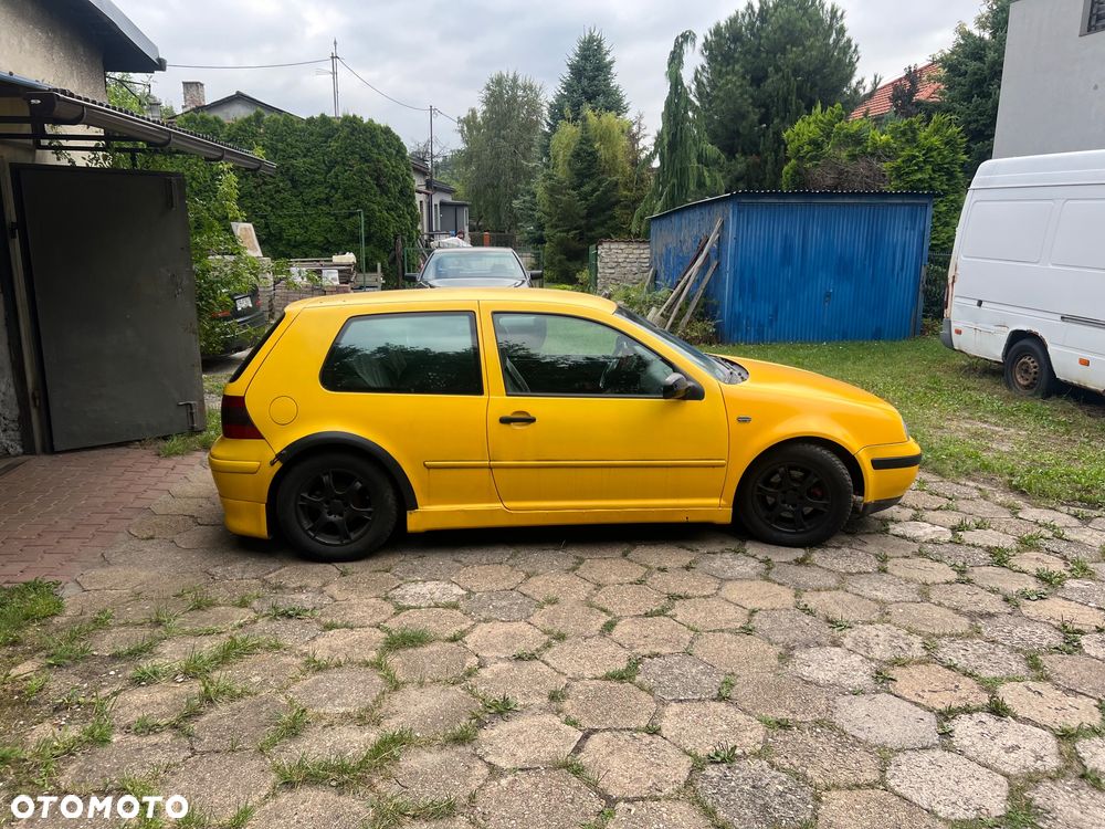 Volkswagen Golf - 8
