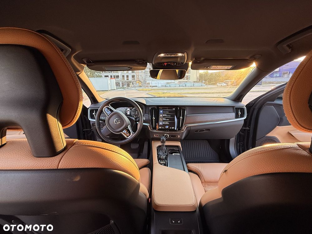 Volvo V90 Cross Country - 8