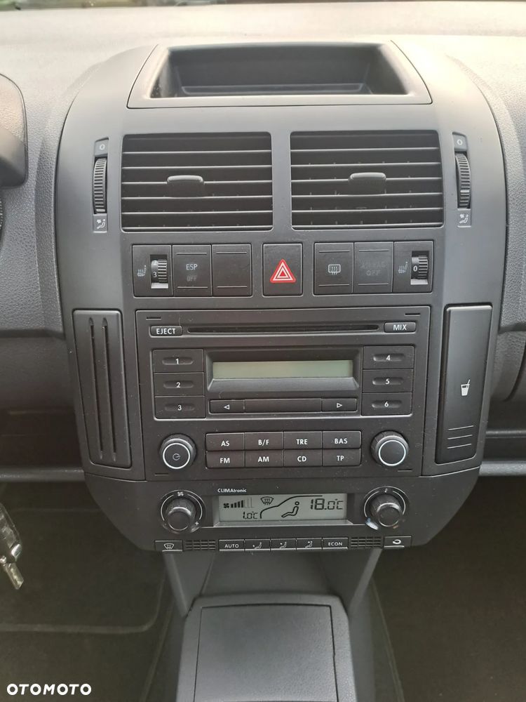 Volkswagen Polo 1.6 Tour - 20