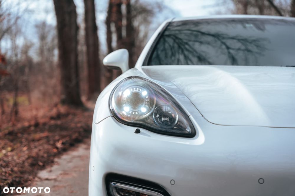 Porsche Panamera GTS PDK - 1