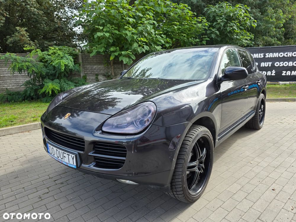 Porsche Cayenne - 1