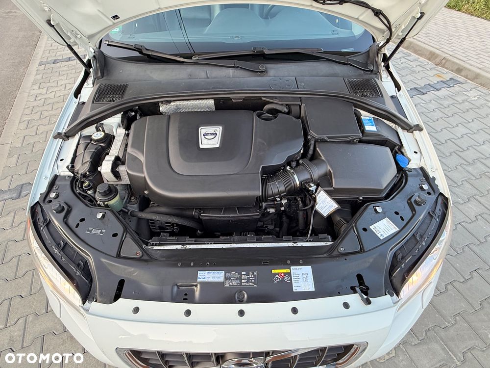 Volvo V70 D3 Momentum - 36