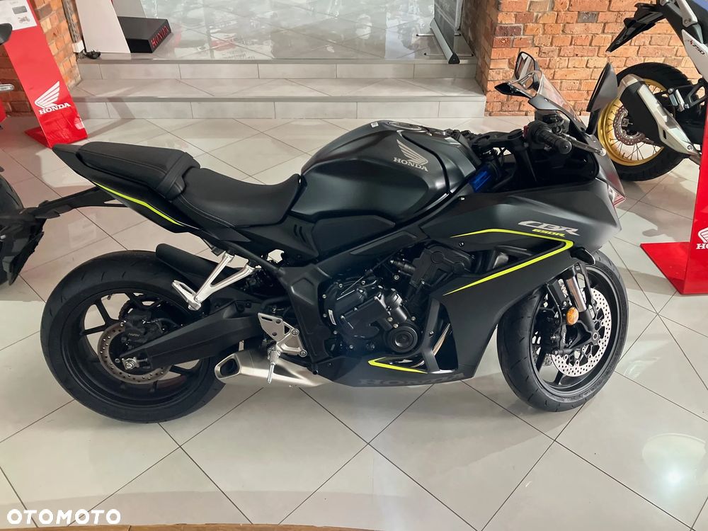 Honda CBR - 3