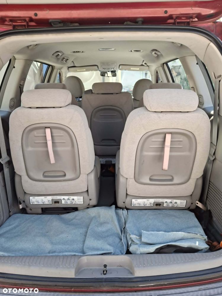 Kia Carnival 2.9 CRDi EX - 14