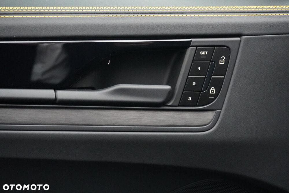 Porsche Cayenne S E-Hybrid PHEV - 16