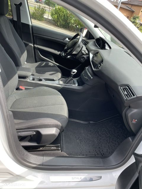 Peugeot 308 1.2 PureTech Active S&S - 11