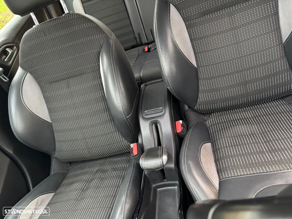 Peugeot 2008 1.2 PureTech Allure - 31