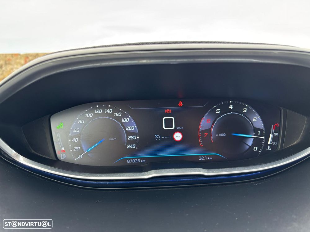 Peugeot 3008 PureTech 130 Stop & Start GPF Allure - 17