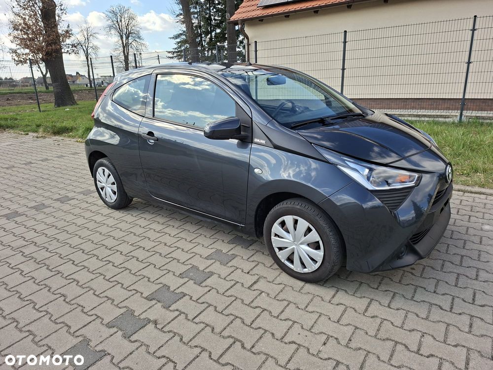 Toyota Aygo x-play club - 5
