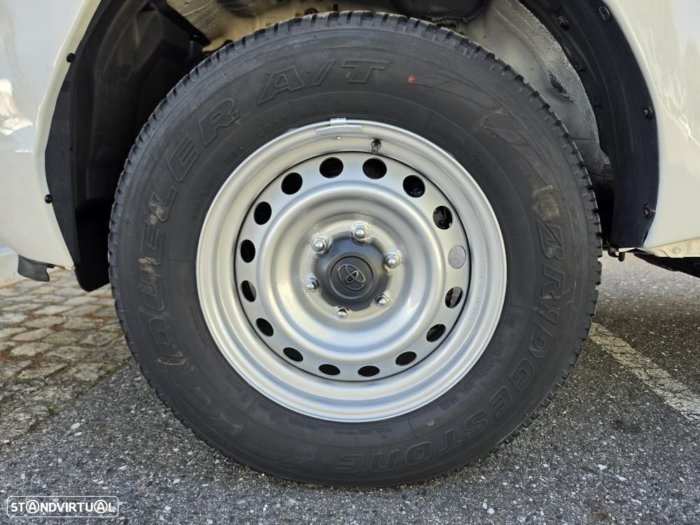 Toyota Hilux 2.4 D-4D 4WD CE 3L - 17
