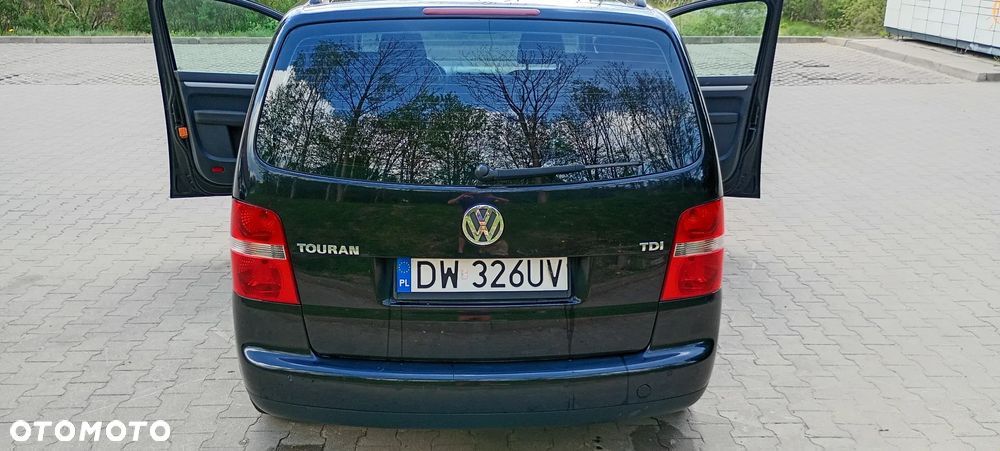 Volkswagen Touran 1.9 TDI Conceptline - 12