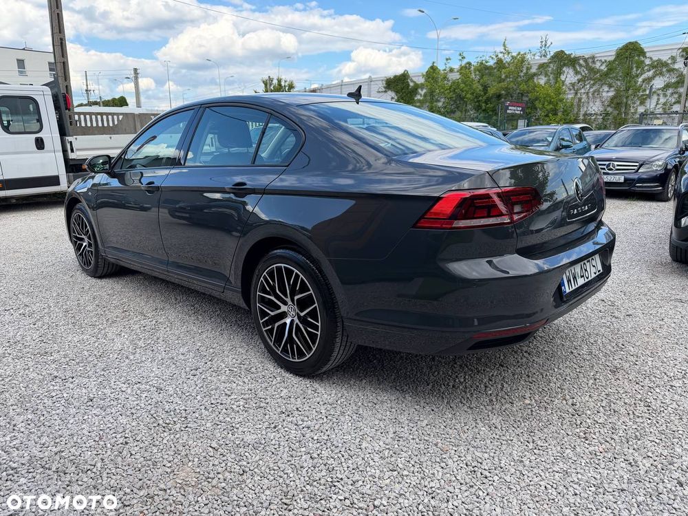 Volkswagen Passat - 6