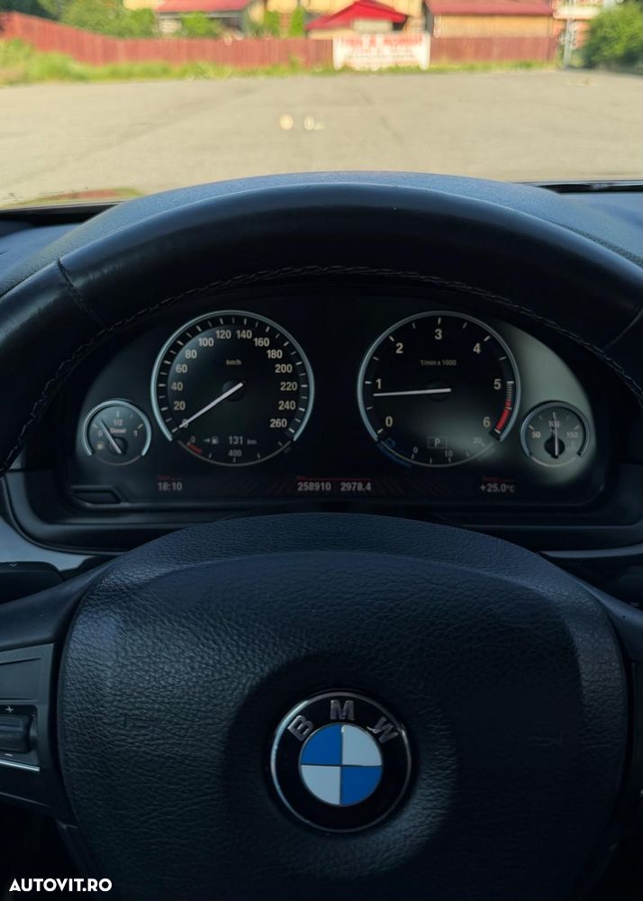 BMW Seria 5 520d - 12