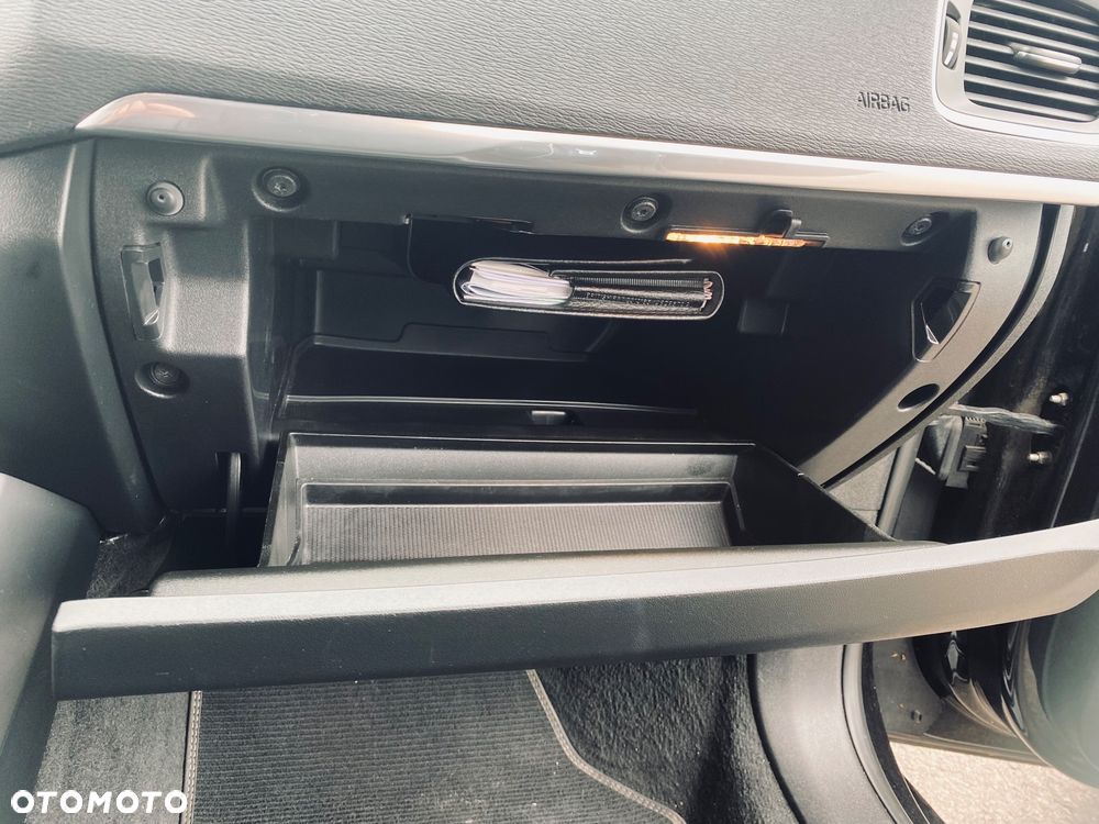 Volvo V40 D2 Drive-E R-Design Kinetic - 23