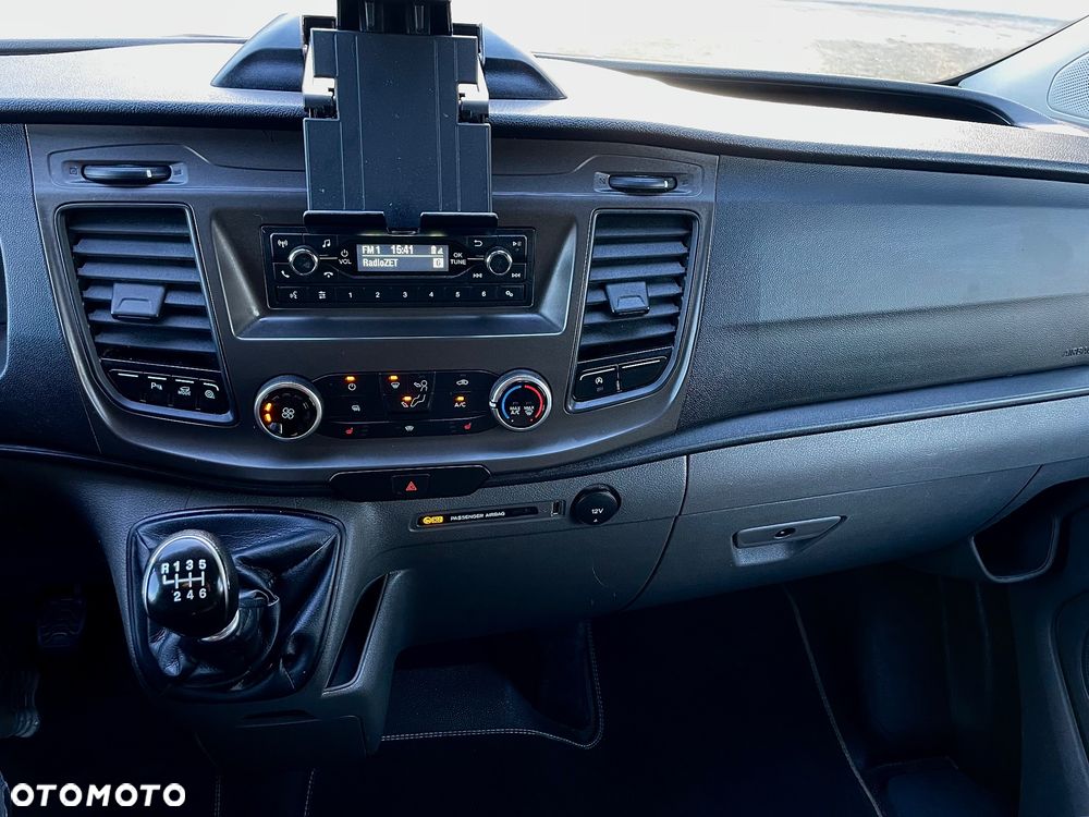 Ford Transit Custom Van - 21