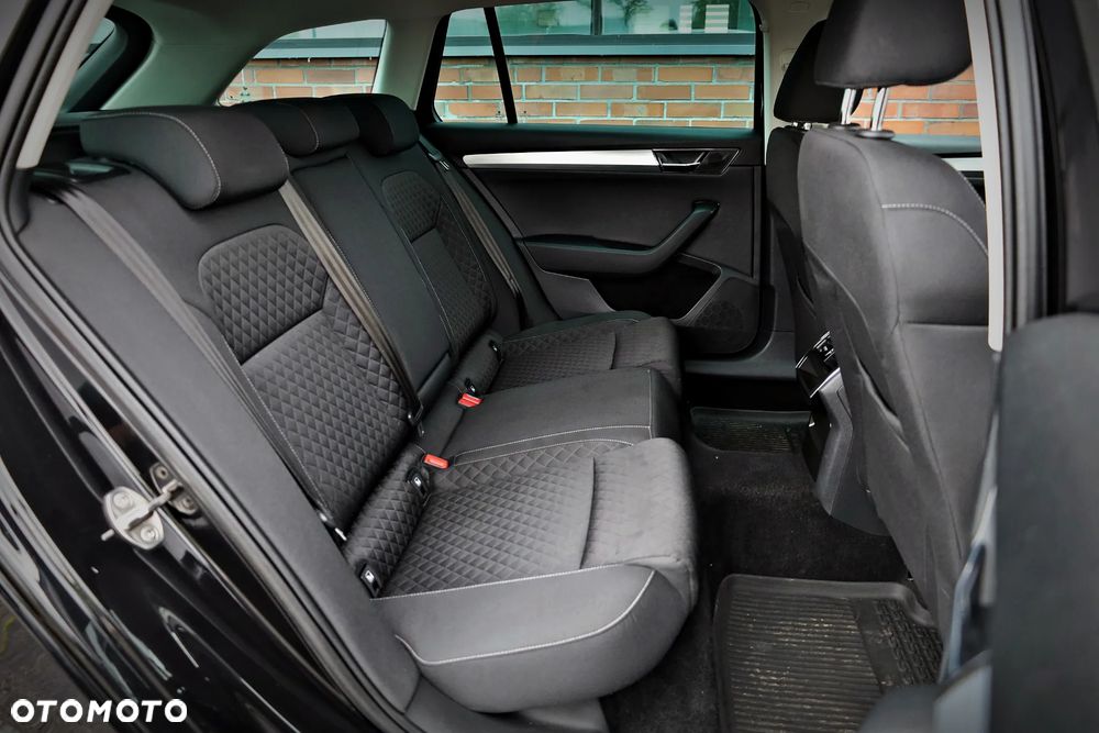 Skoda Superb 2.0 TDI SCR Ambition DSG - 25
