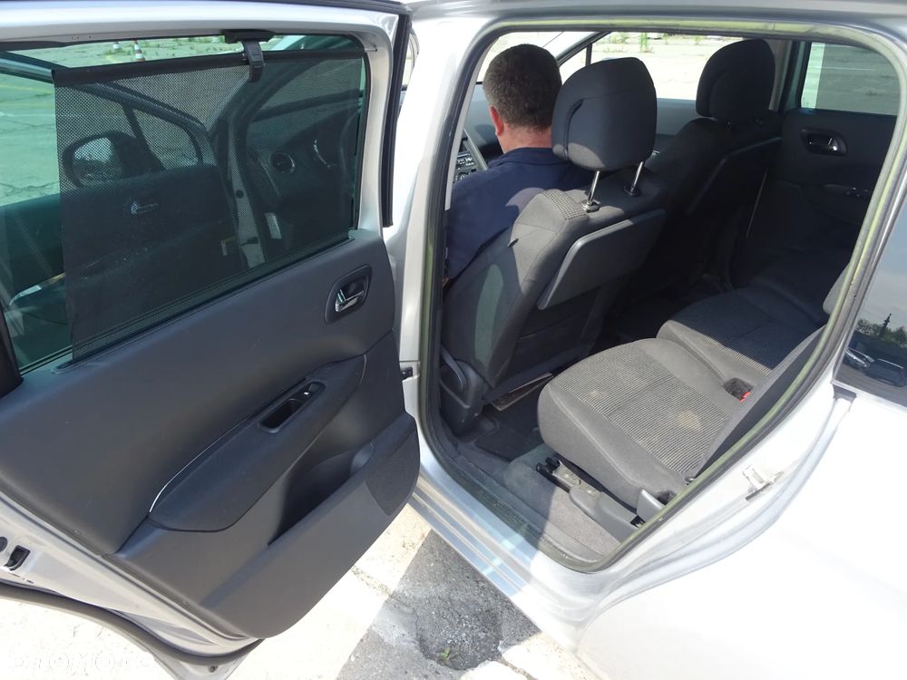 Peugeot 5008 - 10