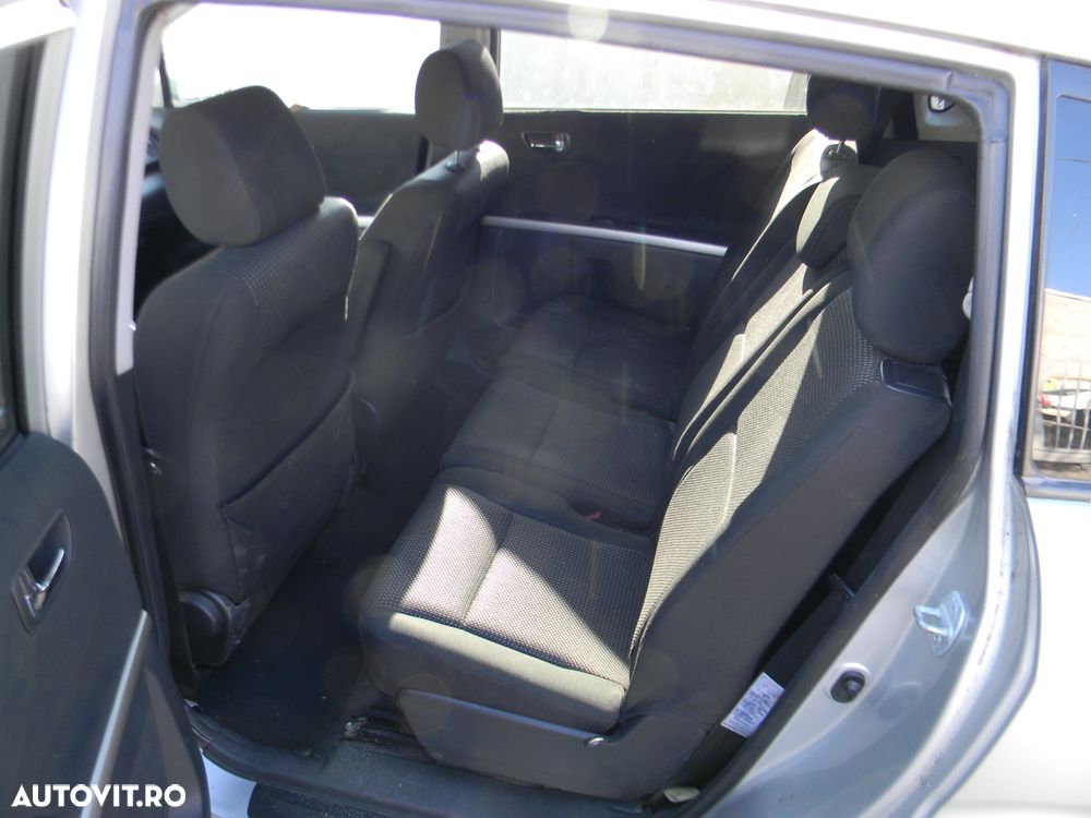 Dezmembrari  Toyota COROLLA verso  2004  > 2009 2.2 D-4D Motorina - 37