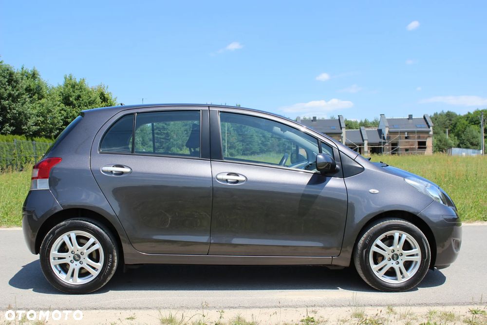 Toyota Yaris 1.33 VVT-i Executive - 3