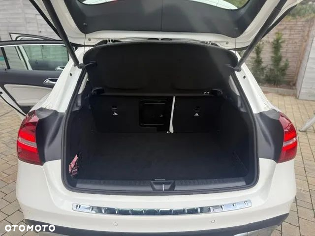 Mercedes-Benz GLA 200 Urban - 20