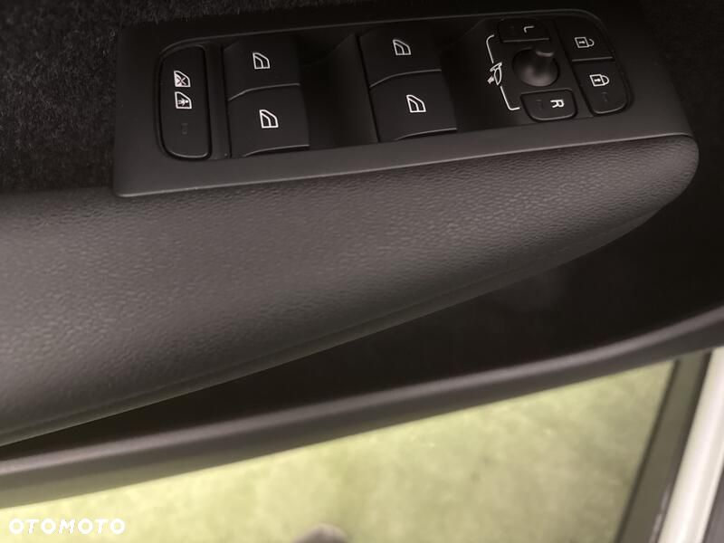 Volvo XC 40 T4 Momentum Pro - 12