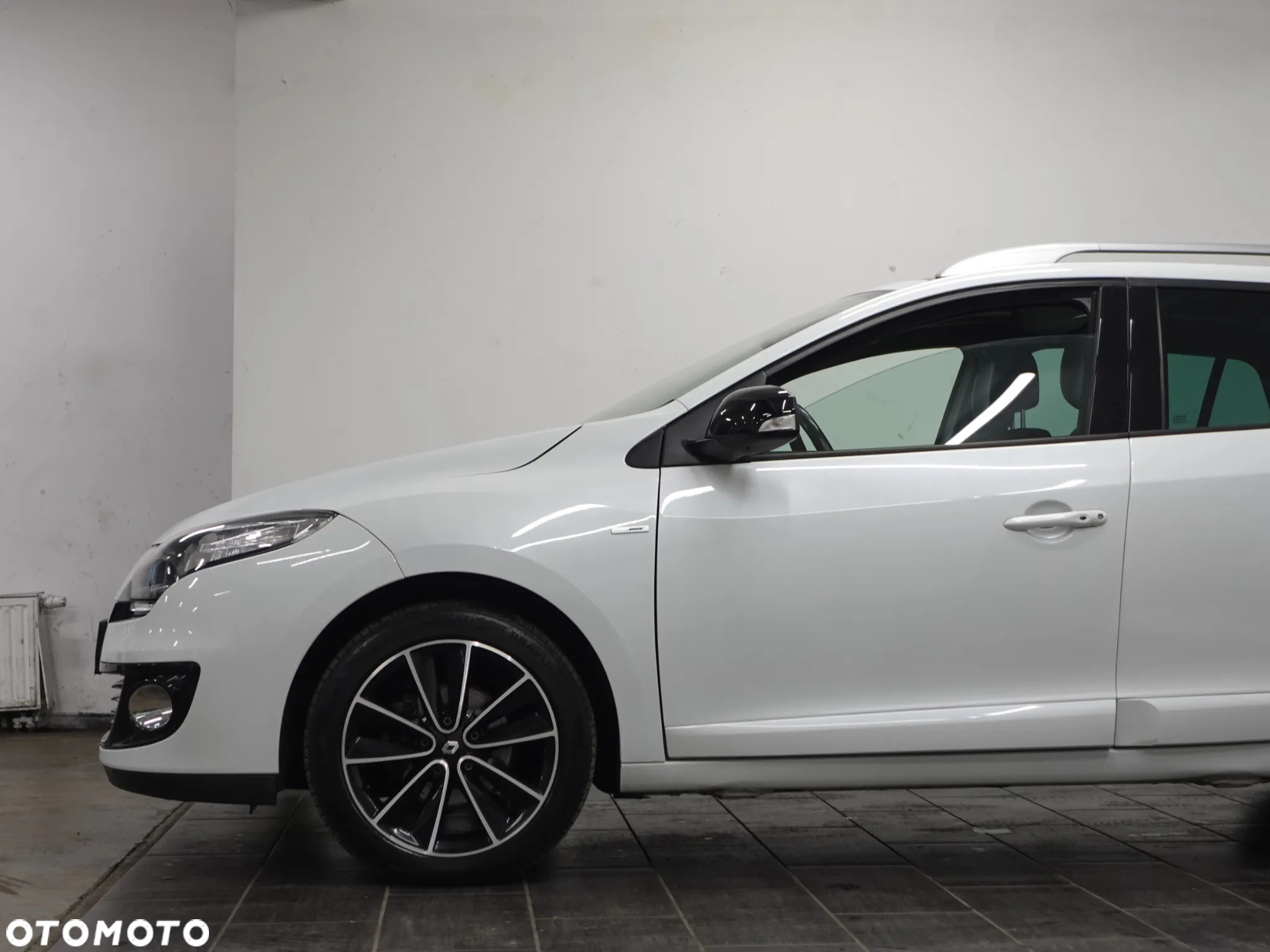Renault Megane Grandtour ENERGY TCe 115 Start & Stop Bose Edition - 17