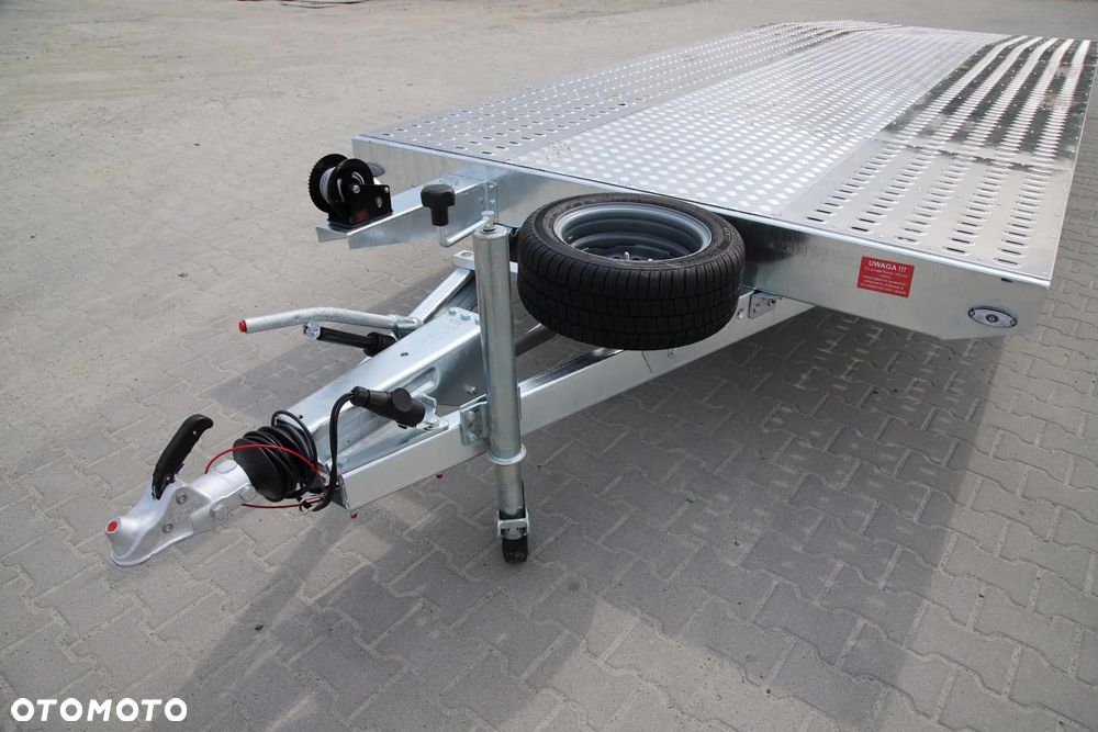 Niewiadów Niewiadów Niewiadów Jupiter 6x2.1+alu ryfel 3 osie Koła 195R13C DMC 3500 kg - 3