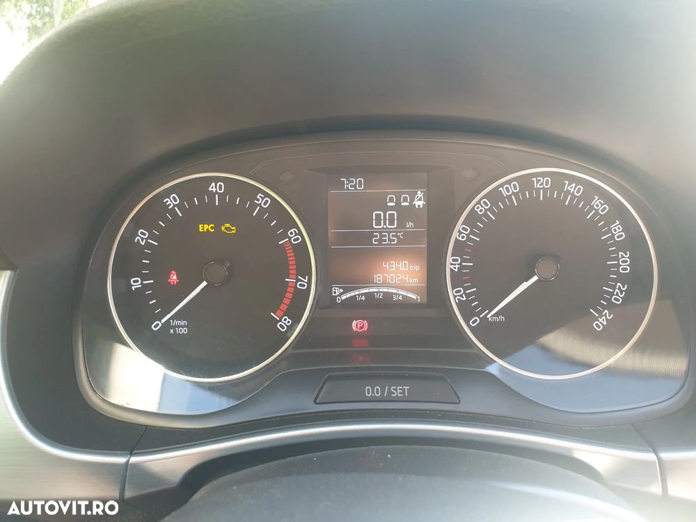Skoda Fabia 1.0 MPI Ambition - 8