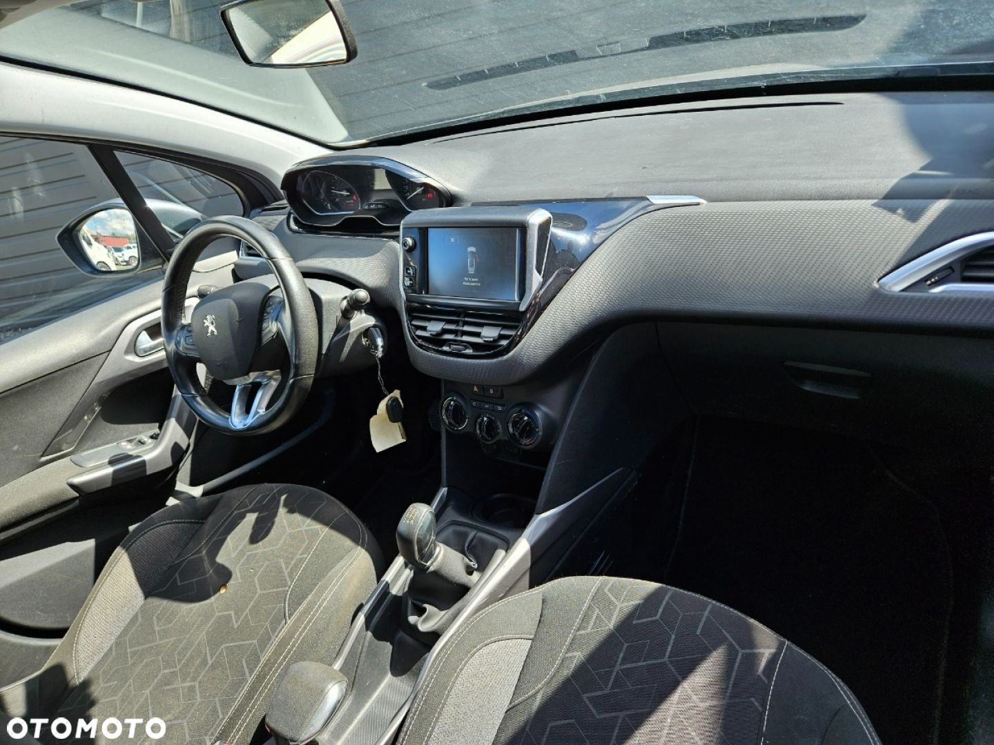 Peugeot 2008 1.6 BlueHDi Active - 26