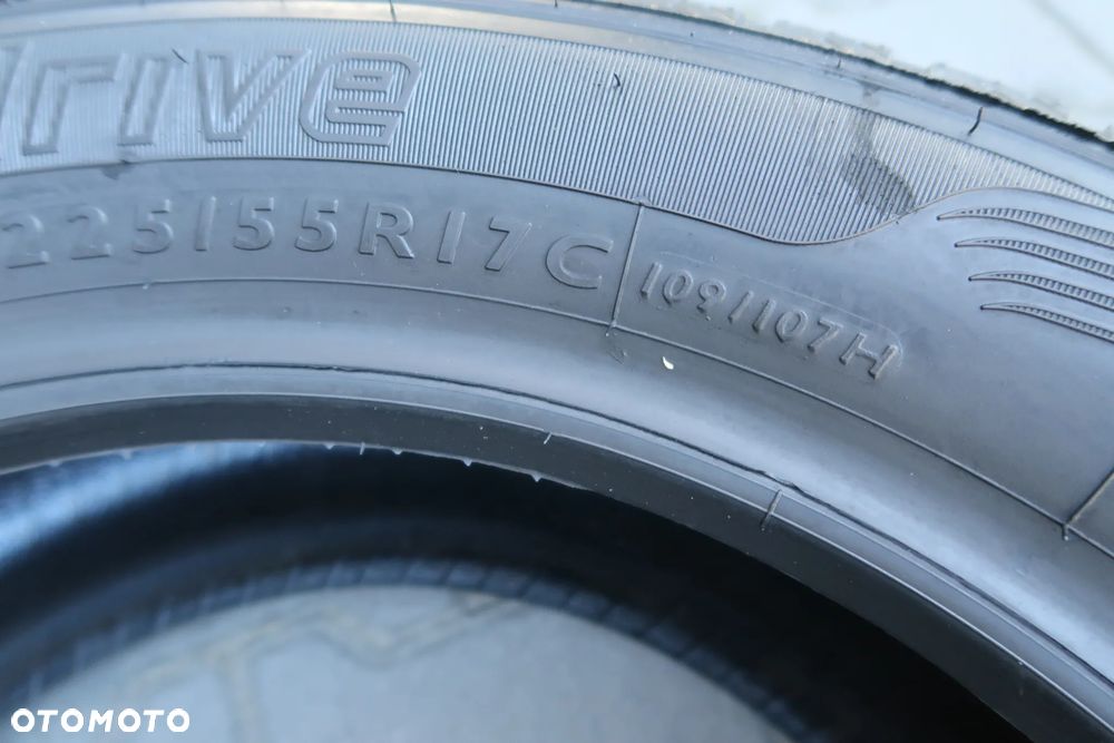 225/55r17C Dunlop Econo Drive  MO-V - 6