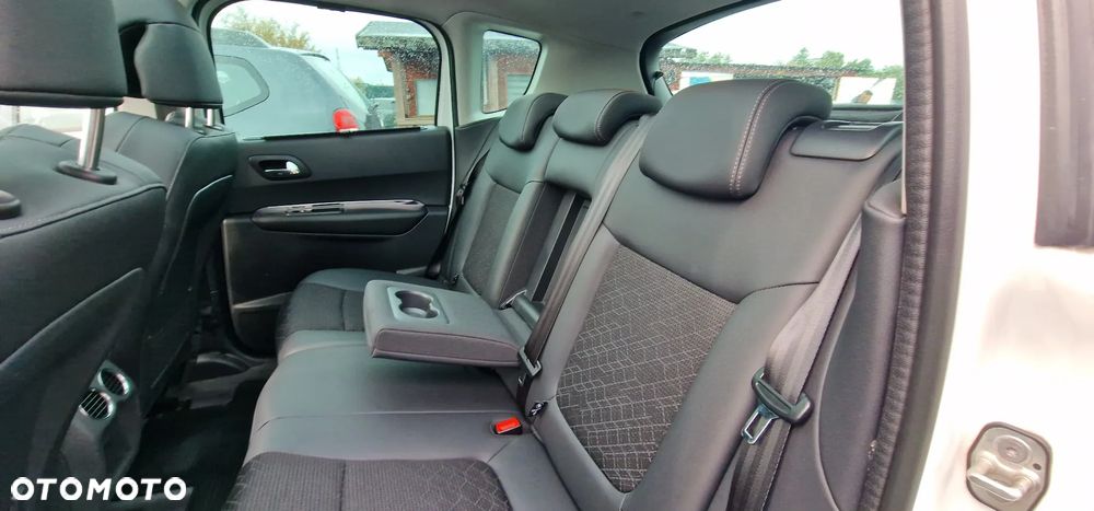Peugeot 3008 HDi 115 Allure - 11