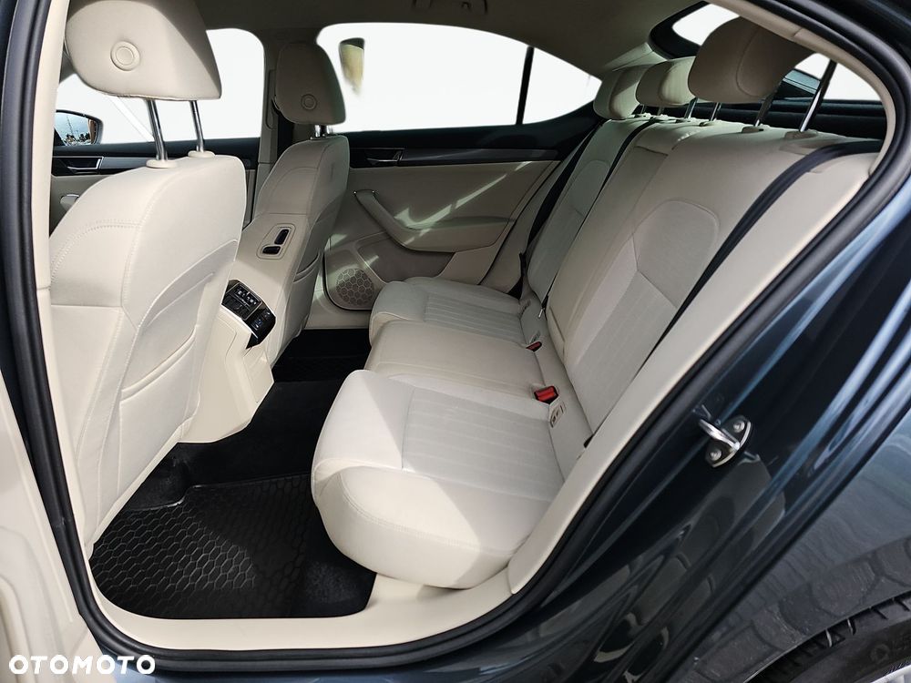 Skoda Superb 2.0 TDI SCR Style DSG - 12