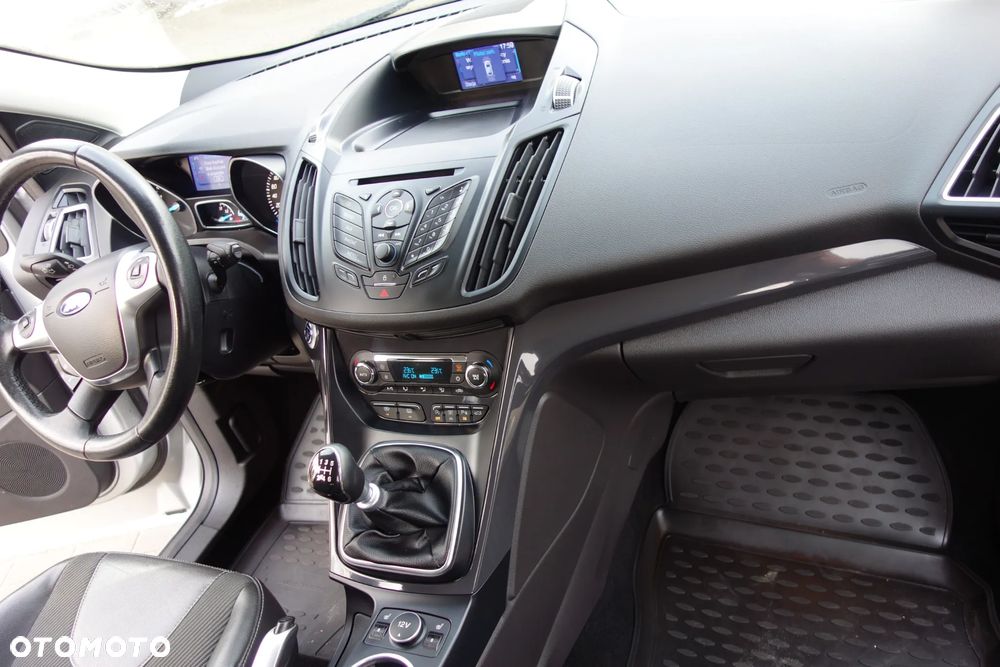 Ford Kuga 1.5 EcoBoost 2x4 Trend - 11