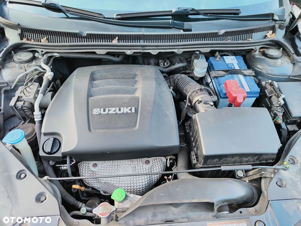 Suzuki Kizashi 2.4 4x4 CVT Sport - 30