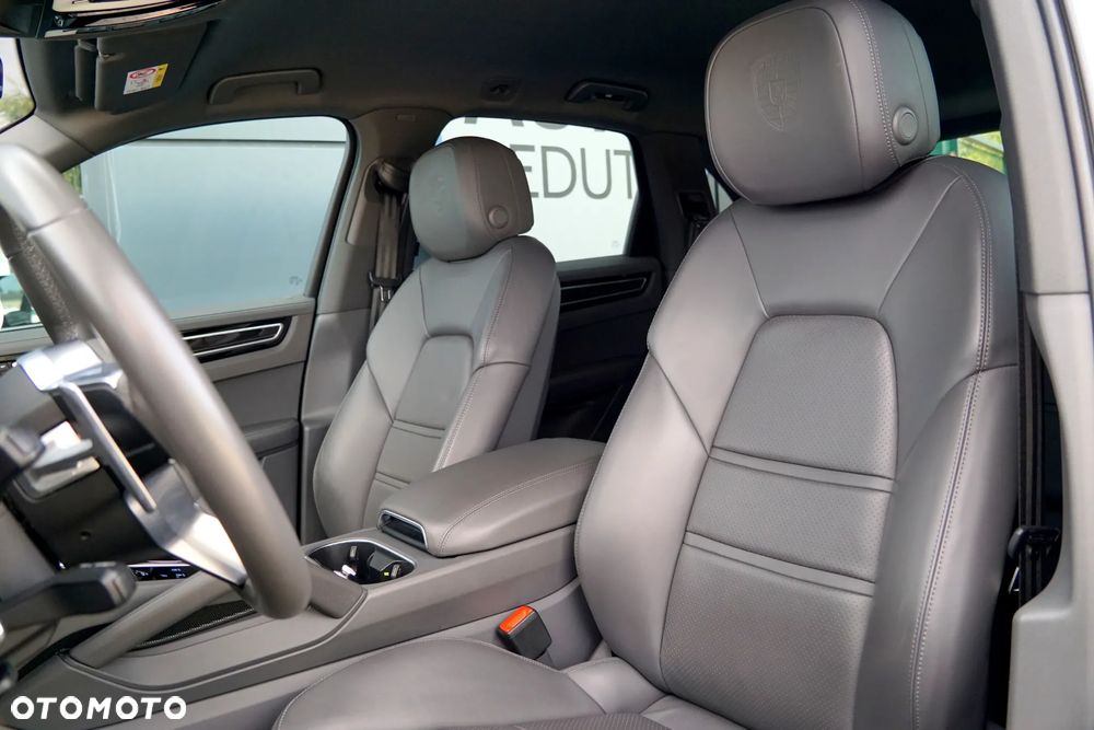 Porsche Cayenne Standard - 17