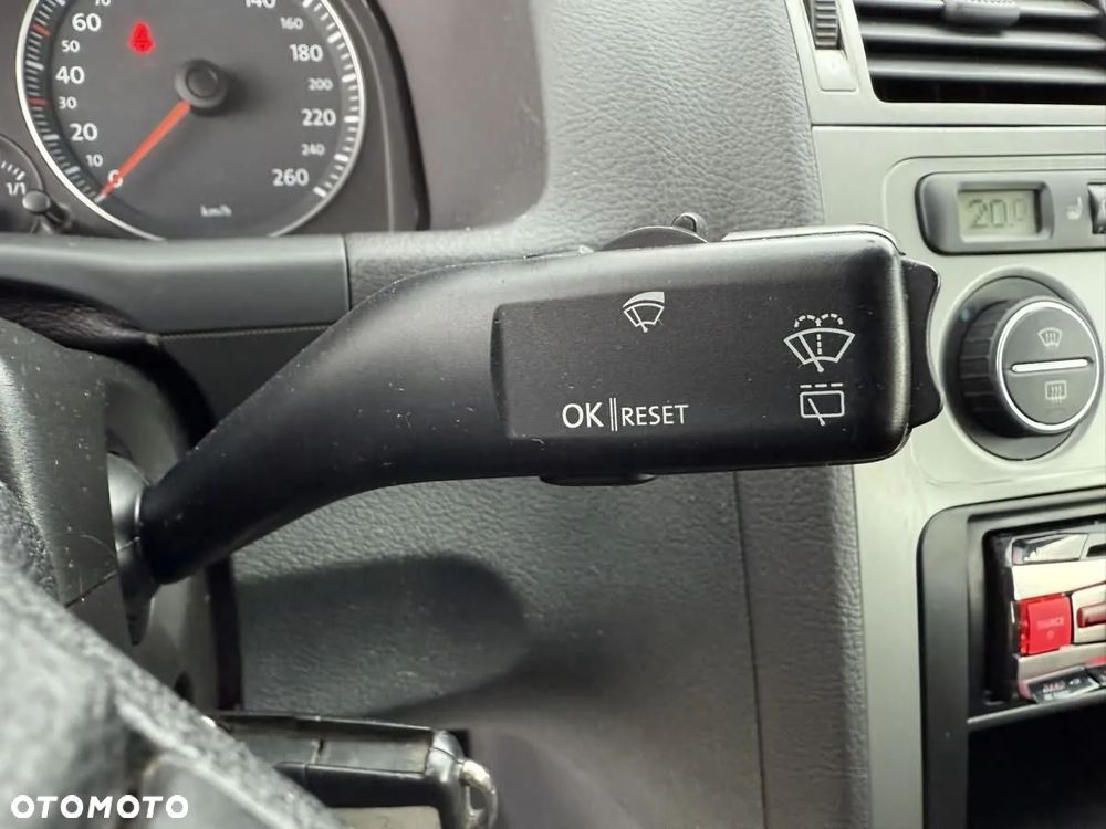 Volkswagen Touran 1.9 TDI DPF Conceptline - 24