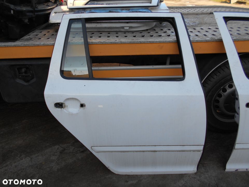 Skoda Octavia II kombi drzwi prawe tyl tylne - 1