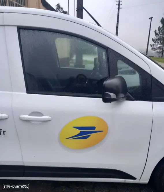 Porta Frente Direita Renault Kangoo 2023 - 1