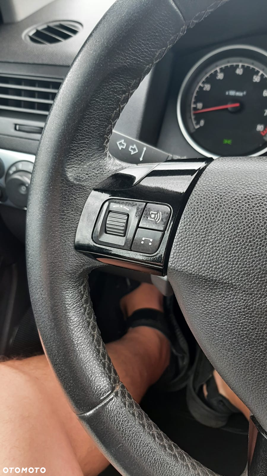 Opel Astra GTC 1.4 Cosmo - 21