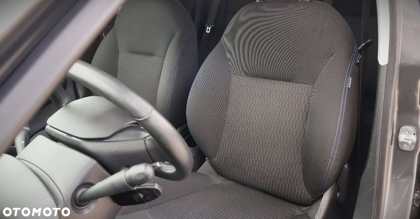 Peugeot 208 - 14