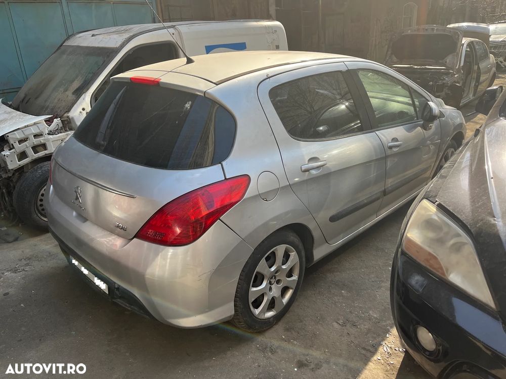 Dezmembrez Peugeot 308 1,6 HDI 2012 facelift - 5
