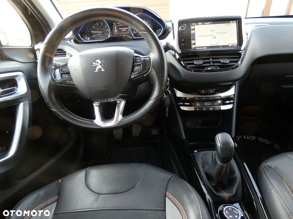 Peugeot 2008 1.6 e-HDi Allure S&S - 23