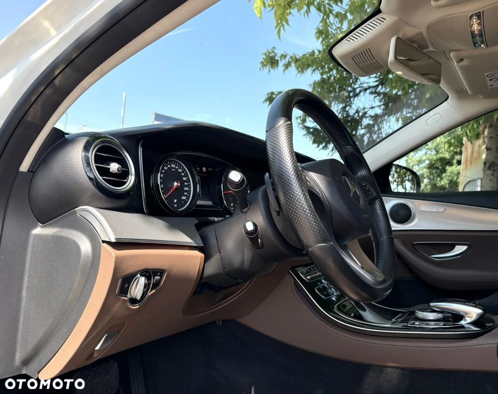 Mercedes-Benz Klasa E 220 d 9G-TRONIC - 10