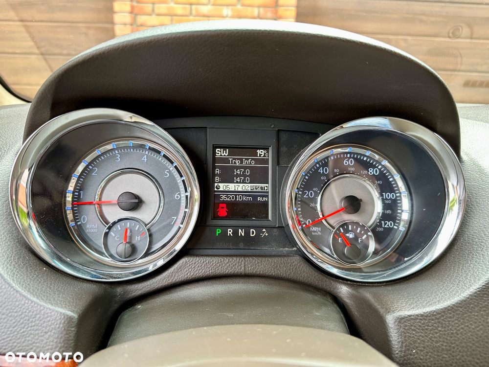 Chrysler Town & Country 3.6 Touring - 23