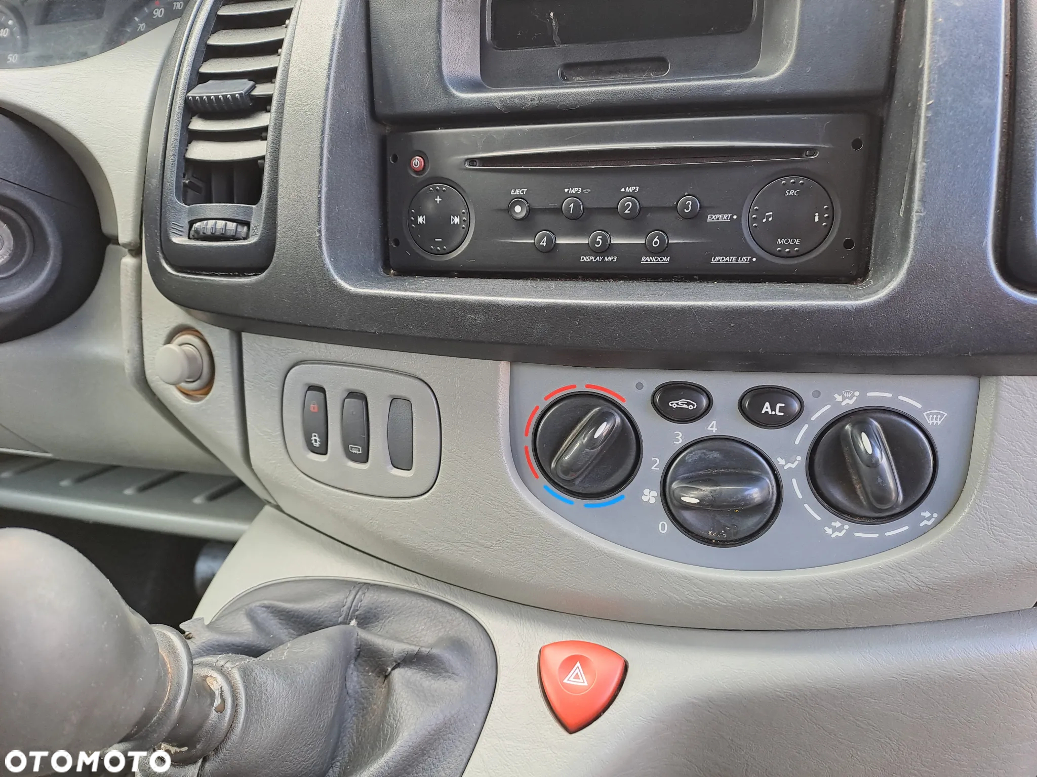 Renault Trafic - 12