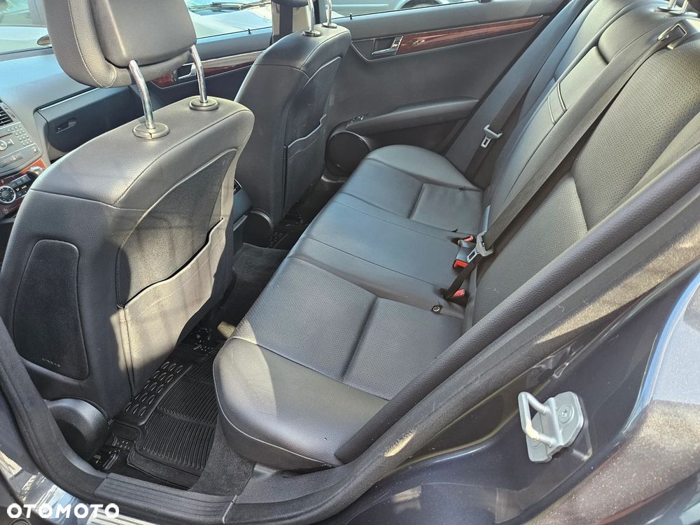 Mercedes-Benz Klasa C 180 Kompressor Automatik BlueEFFICIENCY - 13
